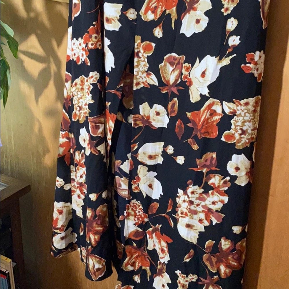 Off the Shoulders Maxi Dress - Picture 3 of 5